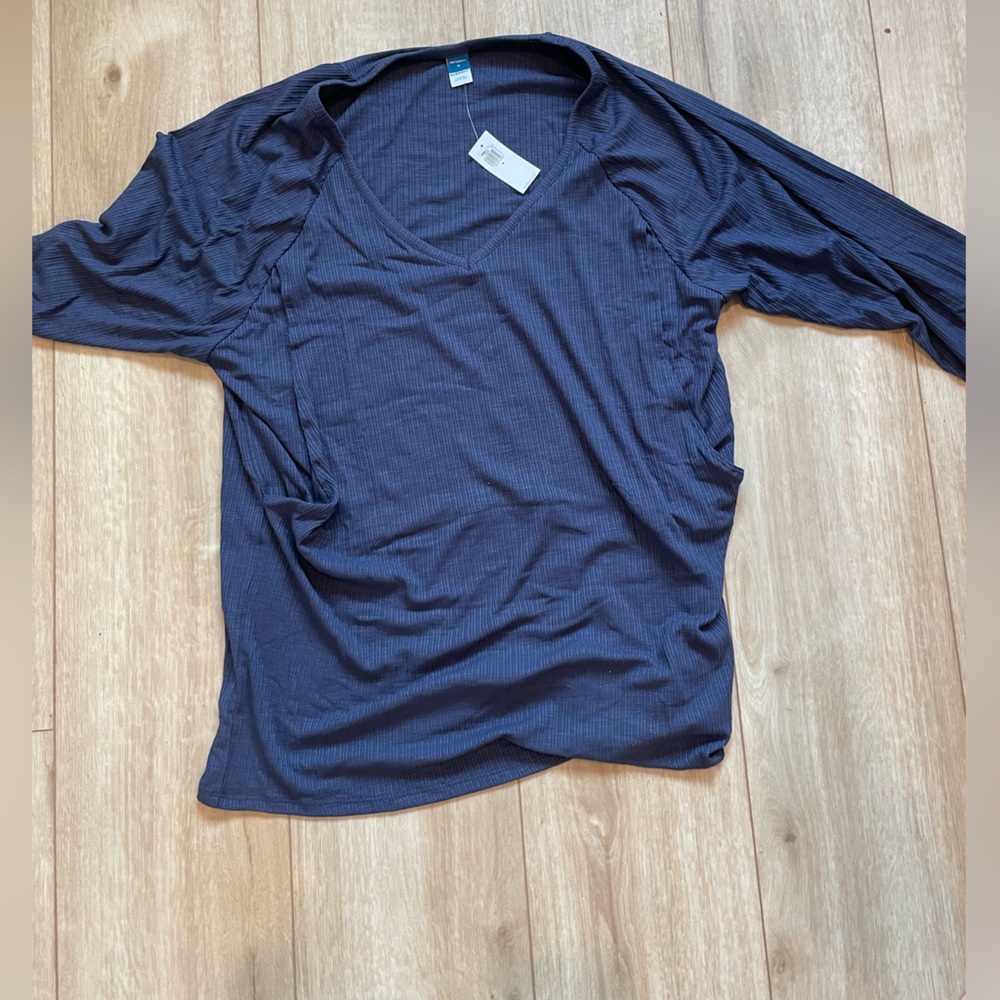Long sleeve maternity / nursing shirt